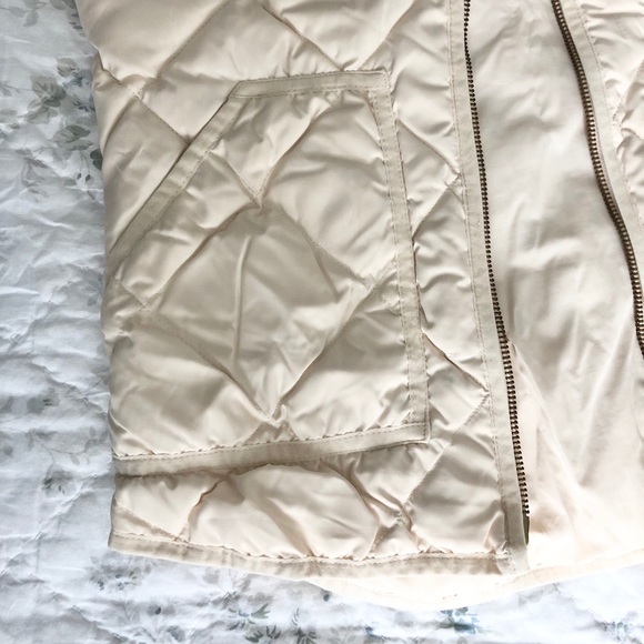 J Crew Factory Cream Puffer Vest with Gold Zipper - Picture 3 of 11